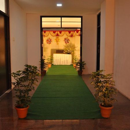Hotel The Home Tiruppur Ngoại thất bức ảnh