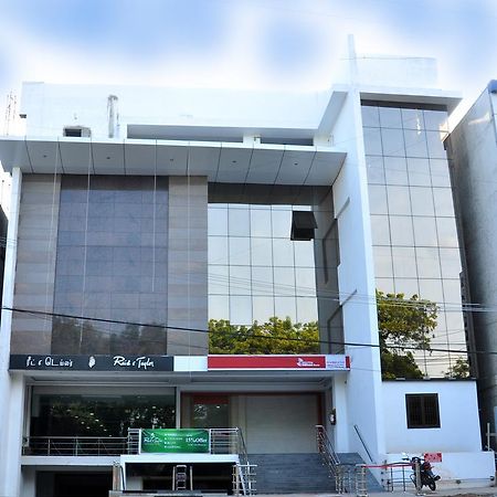 Hotel The Home Tiruppur Phòng bức ảnh