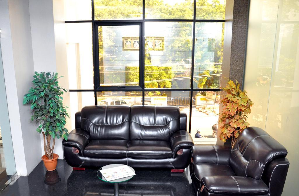 Hotel The Home Tiruppur Ngoại thất bức ảnh