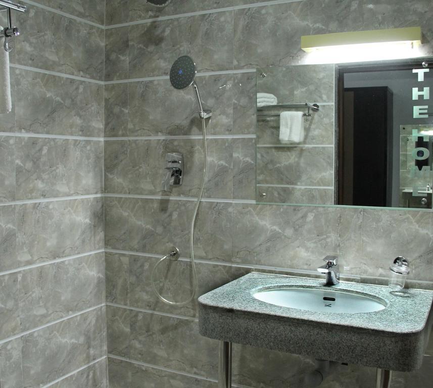 Hotel The Home Tiruppur Ngoại thất bức ảnh