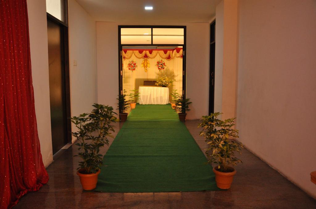 Hotel The Home Tiruppur Ngoại thất bức ảnh