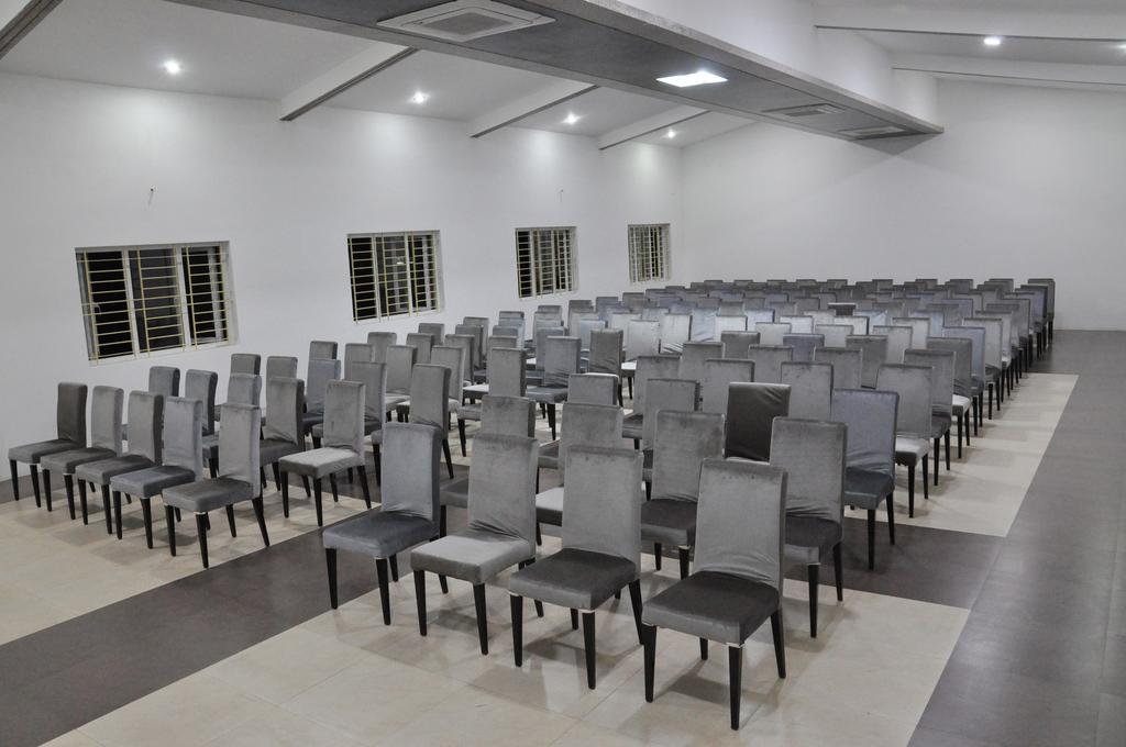 Hotel The Home Tiruppur Phòng bức ảnh