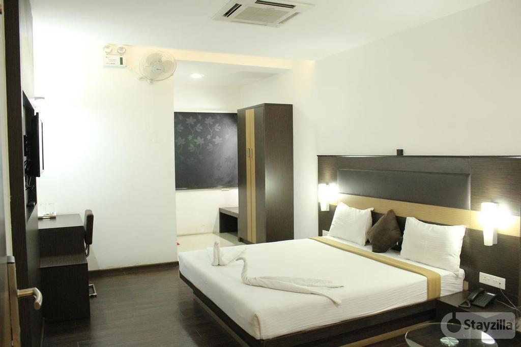 Hotel The Home Tiruppur Ngoại thất bức ảnh