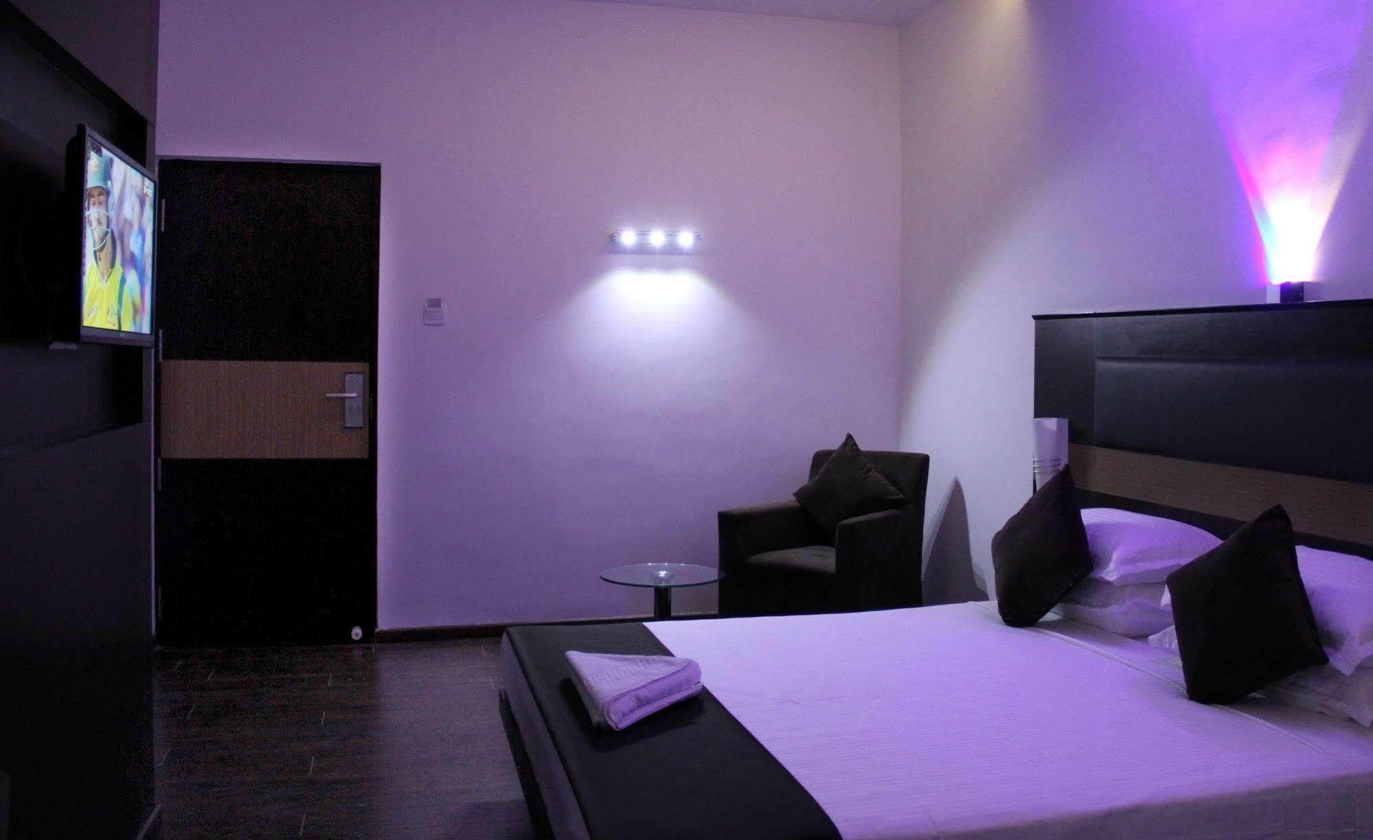 Hotel The Home Tiruppur Ngoại thất bức ảnh