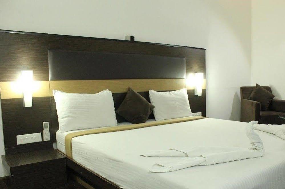Hotel The Home Tiruppur Ngoại thất bức ảnh