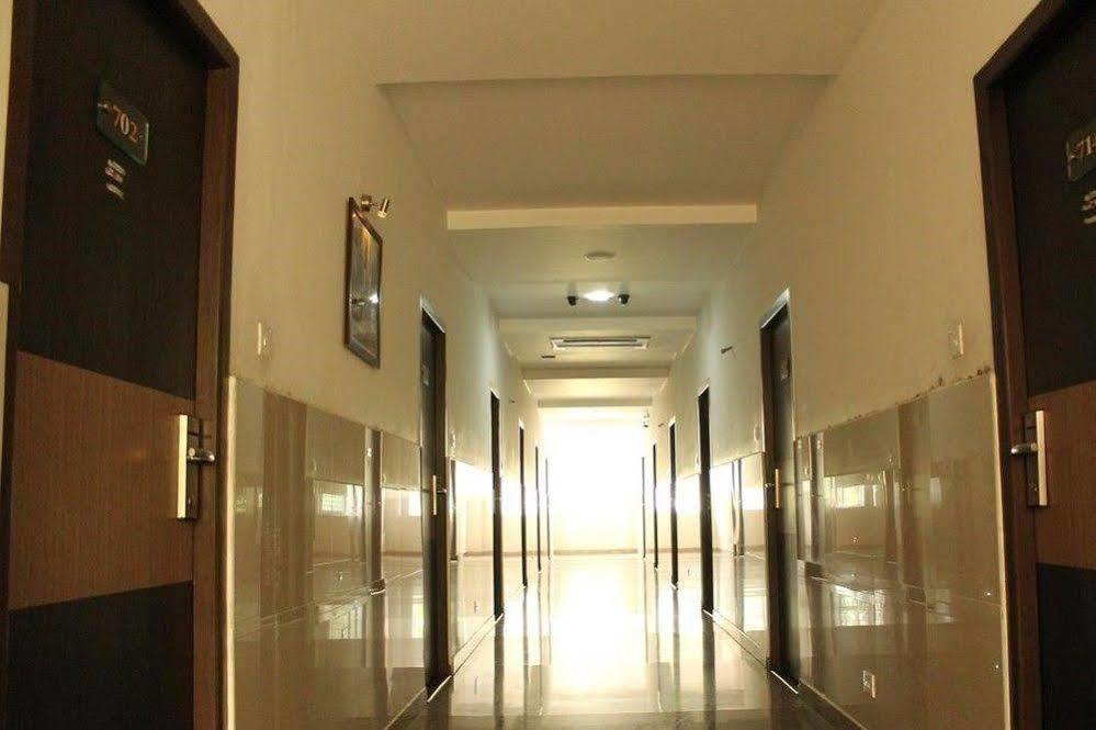 Hotel The Home Tiruppur Ngoại thất bức ảnh